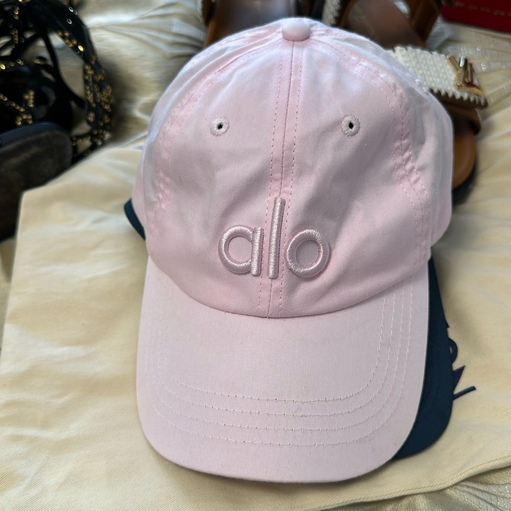Alo yoga pink cap